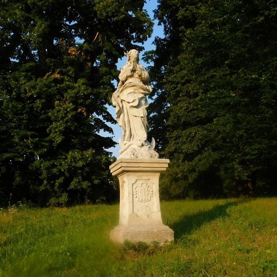 Socha Panny Marie v zámecké zahradě v Napajedlech
