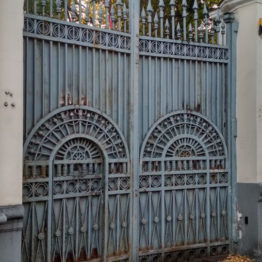 Ограда с воротами