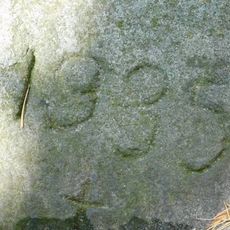 Kámen s rytinou na kótě 340 m n. m. východně od Kozojed