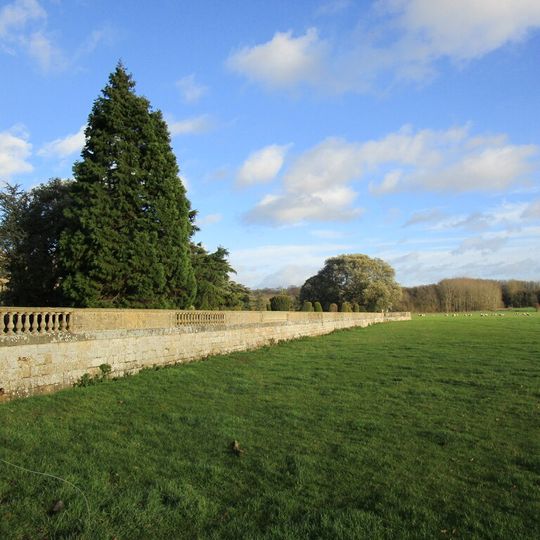Prestwold Hall, Garden Walls