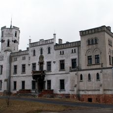 Drwalewice Palace