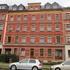 Mietshaus in geschlossener Bebauung mit Vorgarten Ottostraße 6