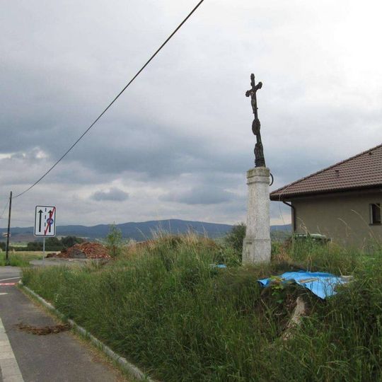 Kříž východně od Chrastavic