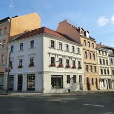 Wohnhaus mit Laden in geschlossener Bebauung, Eckhaus zur Bautzener Straße Demianiplatz 42