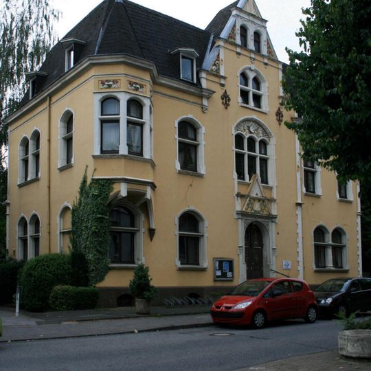 Wilhelm-Strauß-Straße 18