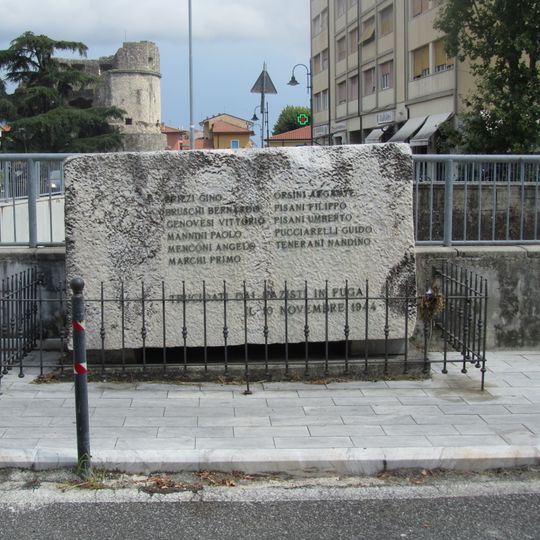 Monumento alla strage di Avenza del 10 novembre 1944
