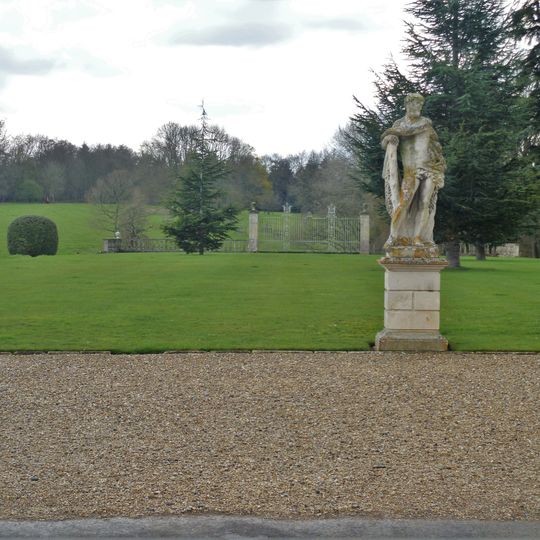 Buscot Park: Southern Screen With Attached Terrace Walls And Gate Piers