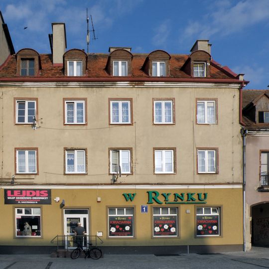 1 Daszyńskiego Square in Pisz