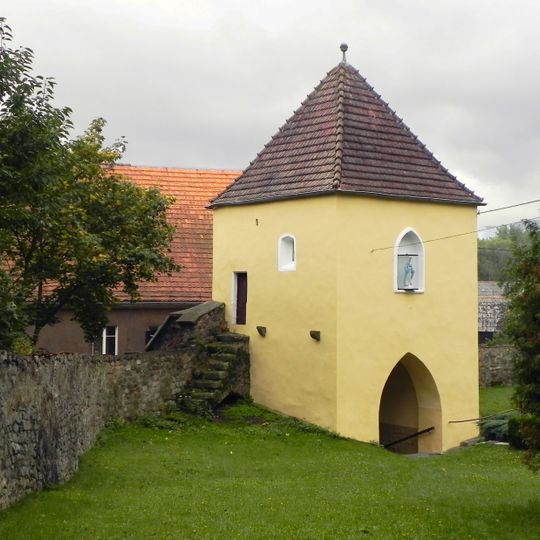 Gatehouse of Saint George church complex in Szalejów Górny