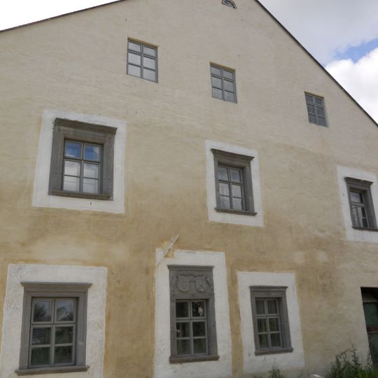 Tvrz Kobylků v Podolí