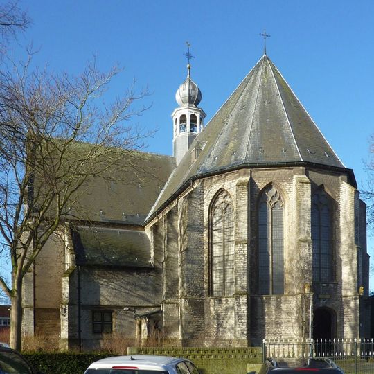 Restant van middeleeuwse gotische kerk, waarvan het schip in 1532 verbrand is, en de toren in 1821 gesloopt. Het bewaard gebleven koorgedeelte stamt uit de tweede helft van de 15e eeuw.