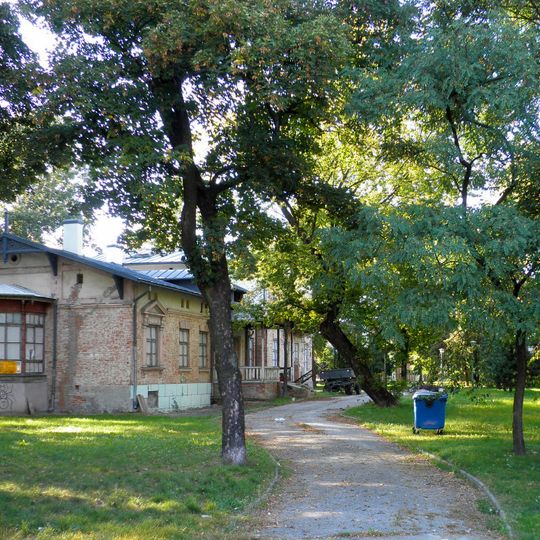 Park przy pałacyku dyrektora