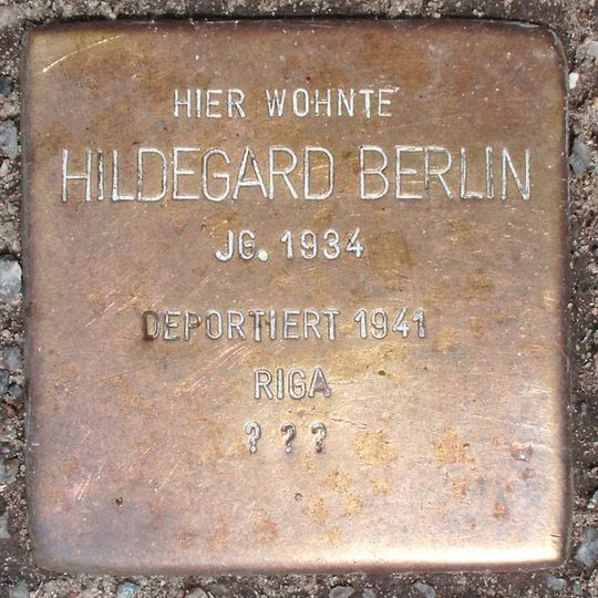 Stolperstein en memoria de Hildegard Berlin