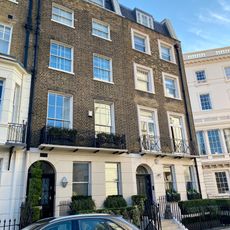 27, Chapel Street Sw1