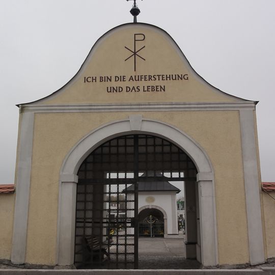 Friedhof christlich, Friedhofsportal und -kapelle