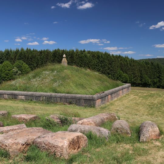 Grabhügel von Oberlöstern