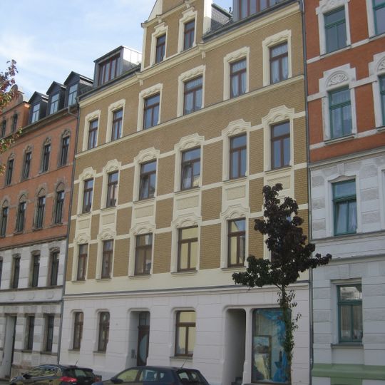 Mietshaus in geschlossener Bebauung Markusstraße 14