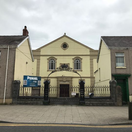 Entrance gates and rails to Penuel Baptist Chapel