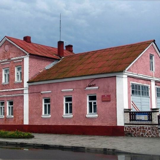 Kamsamoĺskaja Square 13, Iŭje