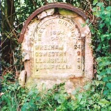Milestone near Green Inn