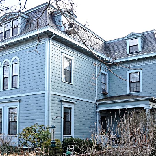 House at 9 Linden Street