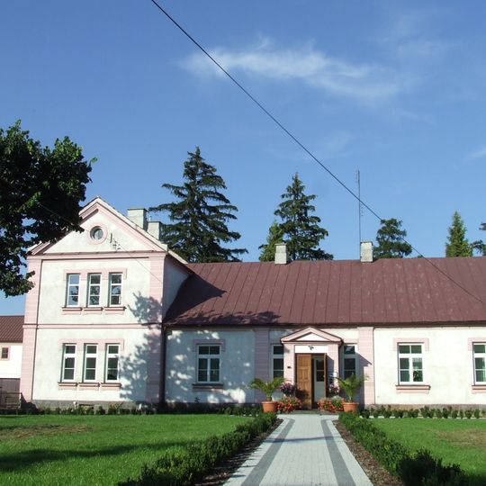 Plebania, Kościelna 4 w Maciejowicach