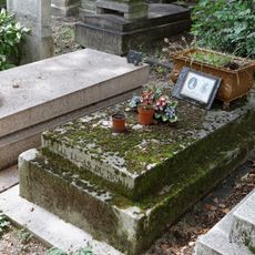 Grave of Le Bas