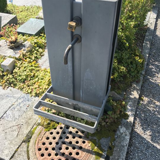 Kunstbrunnen Urnenfriedhof