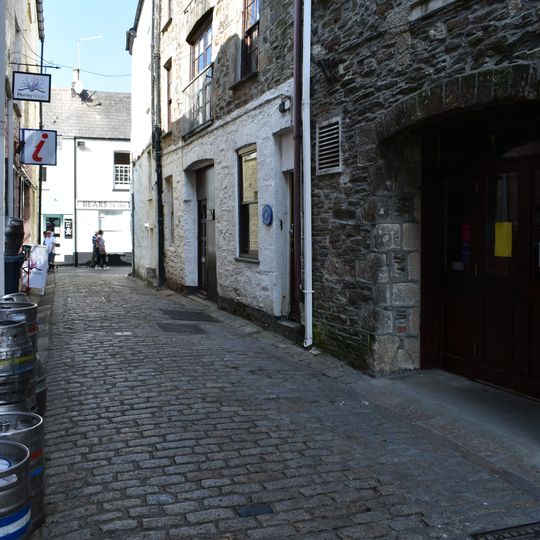 2 And 4, Jetty Street